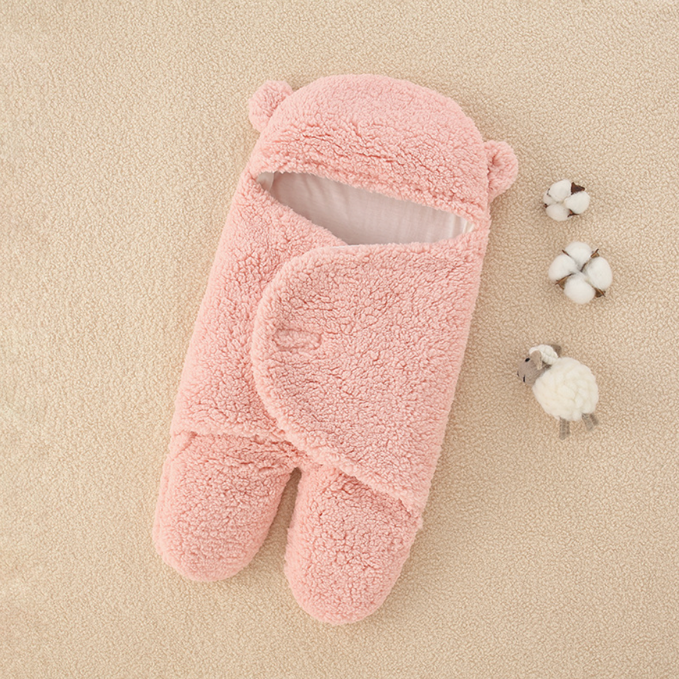 Teddy Hug | Zachte inbakerslaapzak