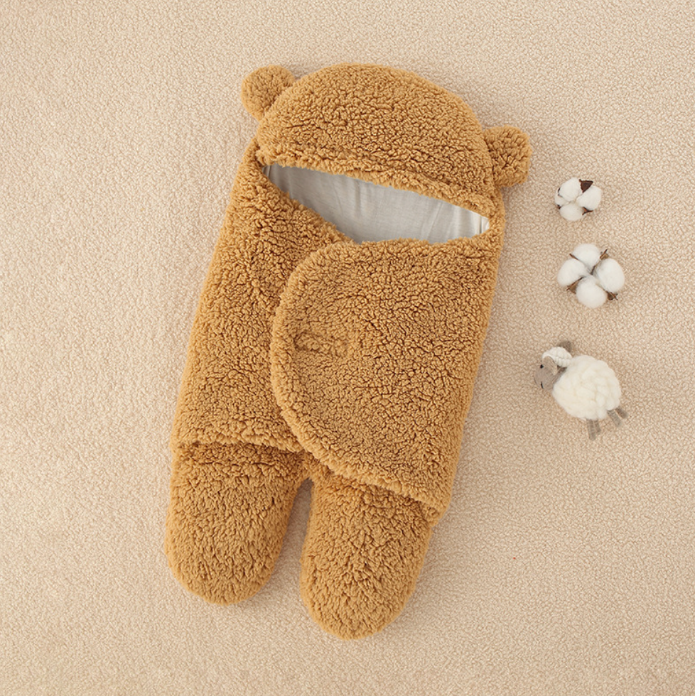 Teddy Hug | Zachte inbakerslaapzak